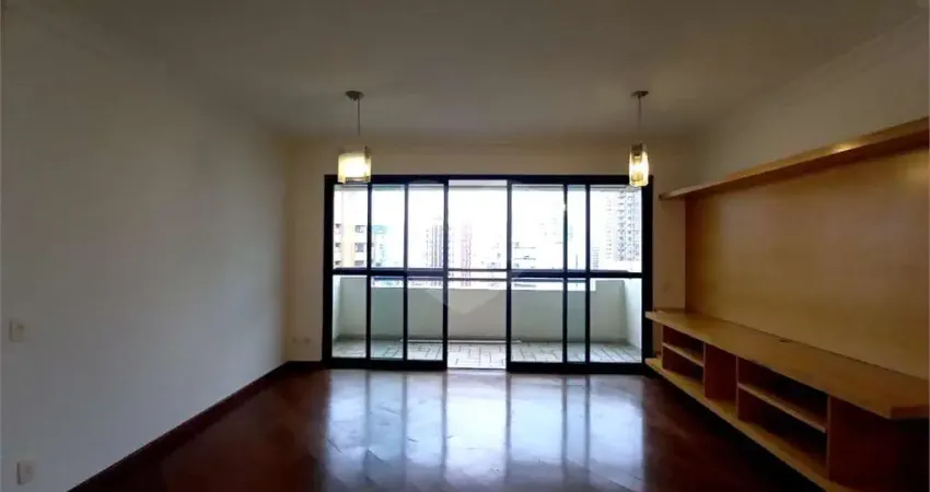 Apartamento à venda de 115 m² na Vila Mariana de 3 quartos sendo 1 suite e 3 vagas.