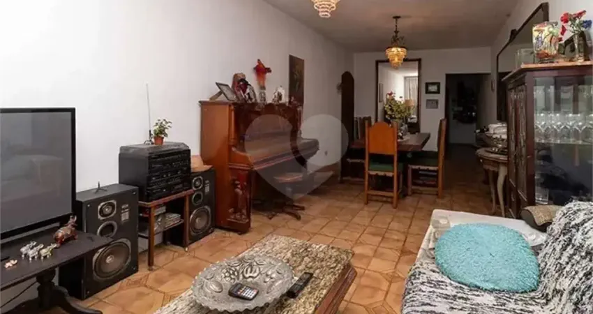 Casa à venda com 149m², 2 quartos e 2 vagas