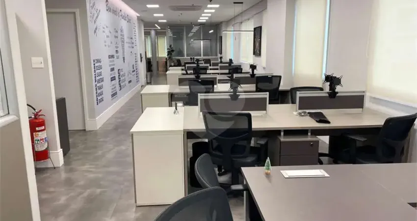 Sala comercial para venda e locação com 01 copa, 04 banheiros, 04 vagas e 156m² no Paraiso