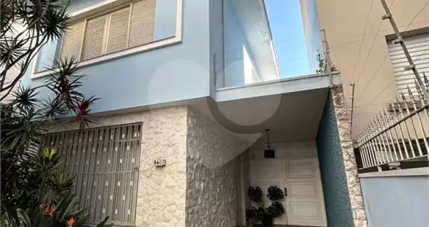 Sobrado 161m2, 3 dormitórios, 1 suíte, 4 vagas, na Vila Clementino.