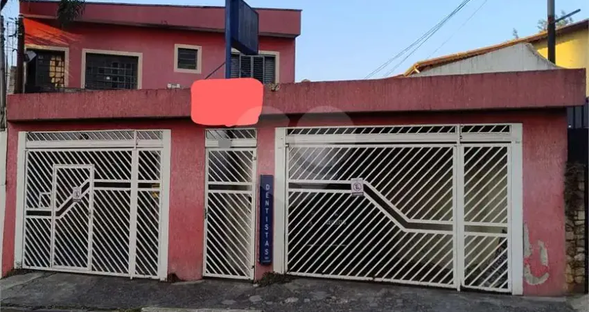 Excelente e espaçoso Sobrado Residencial e Comercial, na Saúde. Região privilegiada. Venha conhecer.
