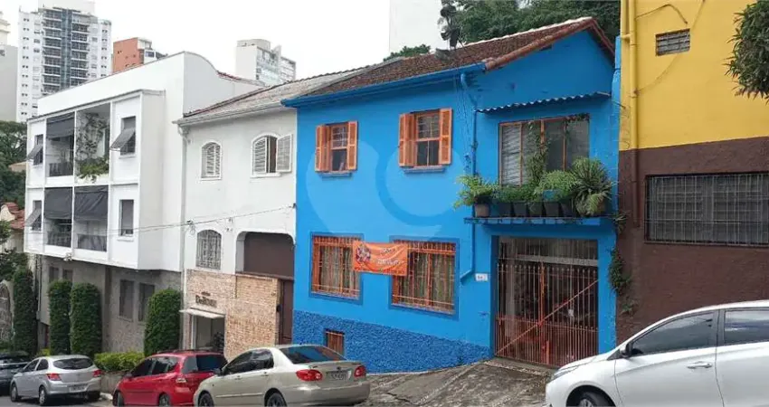 Oportunidade em higienópolis em sobrado comercial e residencial a venda com 3 dormitórios ou salas e 2 vagas, ótimo para morar ou empreender. localização estratégica, próximo ao metrô e serviços.