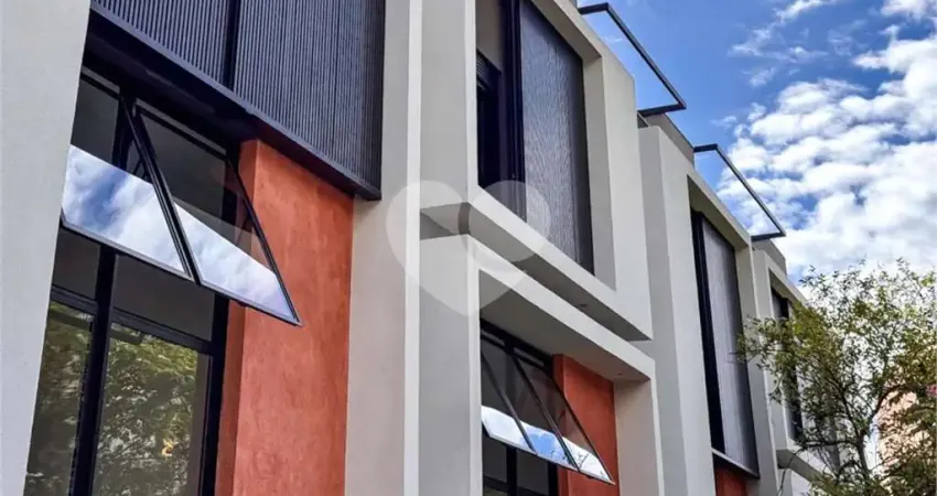 Casa em condomínio fechado com 3 quartos à venda na Rua Ourânia, --, Vila Madalena, São Paulo