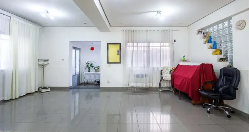 Casa com 6 quartos à venda na Rua Demóstenes, --, Campo Belo, São Paulo