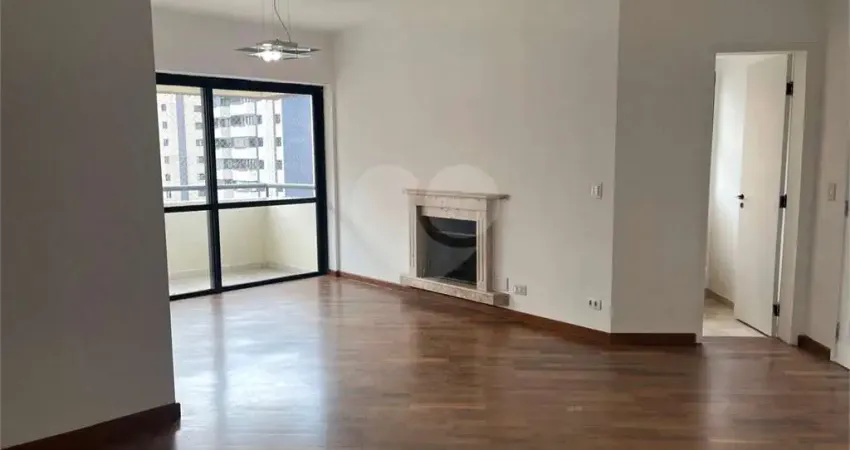 Apartamento à venda de 100 m² de 3 dormitórios sendo 1 suite e 2 vagas de garagem.