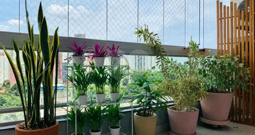 Muito especial!! apto. espaçoso, lindo, prox ao metrô, condominio com lazer. pronto pra mudar