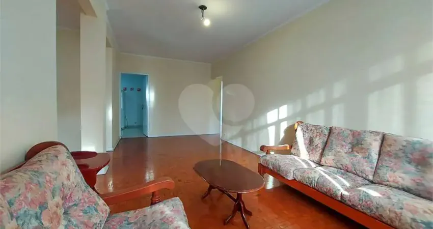 Amplo apartamento com 3 dormitórios a 500m do metrô santa cruz