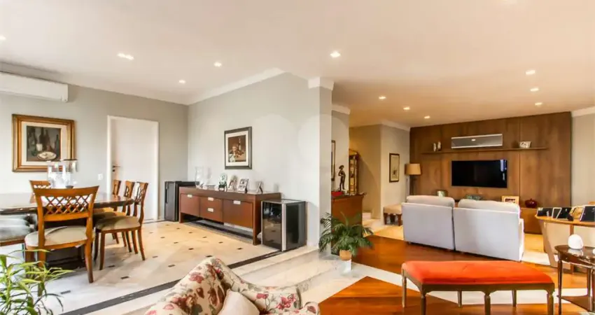 Apartamento à venda de 240 m² no paraíso de 4 quartos sendo 3 suites e 3 vagas determinadas.