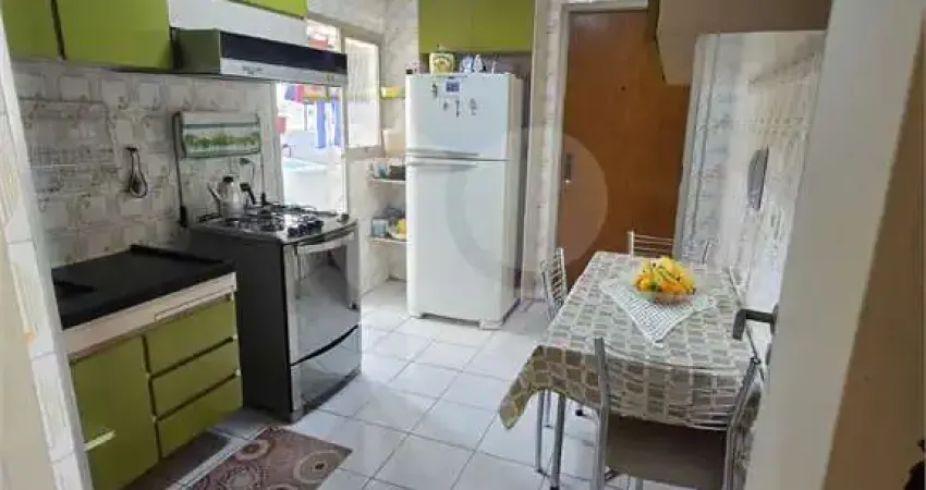 Amplo apartamento com três quartos iluminados, sendo 1 suíte, com luminosidade excepcional e distribuição inteligente dos espaços