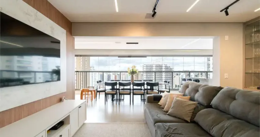 Apartamento à venda de 160m² na vila mariana de 4 quartos sendo 3 suites e 2 vagas.