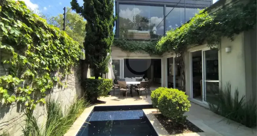 Casa com 3 quartos à venda na Rua Bauru, --, Pacaembu, São Paulo