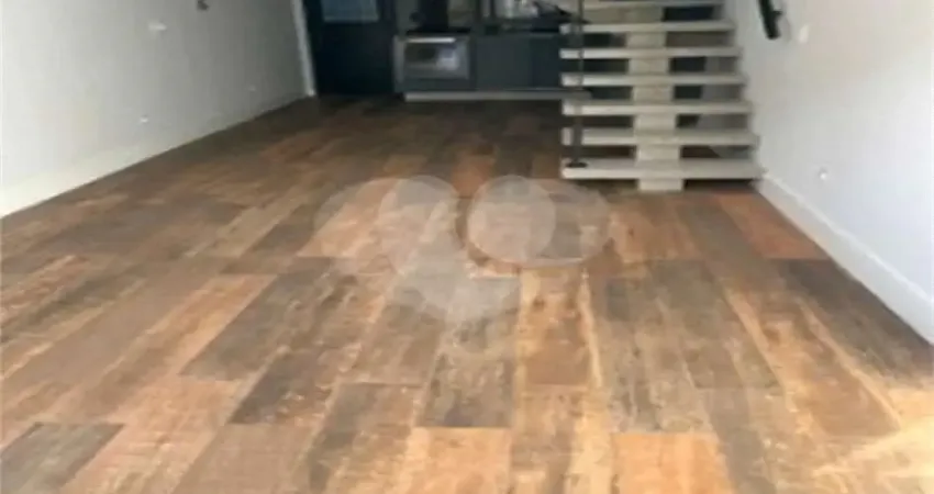 Casa de vila na chácara sto antônio ,totalmente  reformada , 2 quartos , edícula , 1 vag