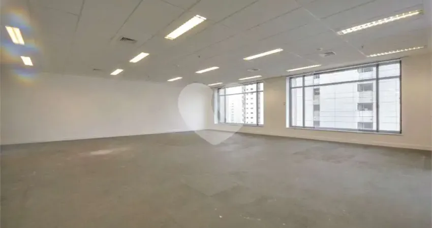 Conjunto comercial para locação, com 367,50m² no melhor endereço de moema.
