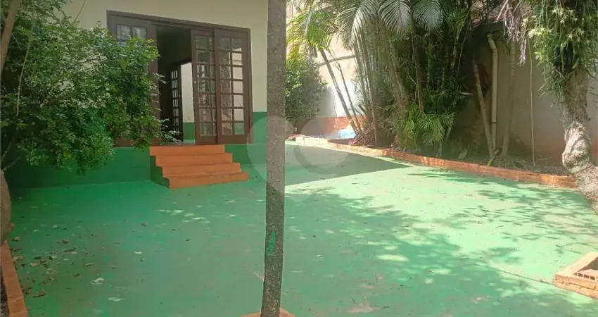 Sobrado comercial com quintal e edícula – 450m do metrô praça da árvore