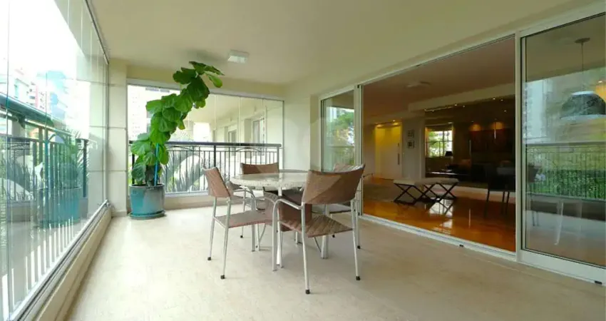 Moema - condomínio clube - terraço com churrasqueira - três vagas na garagem