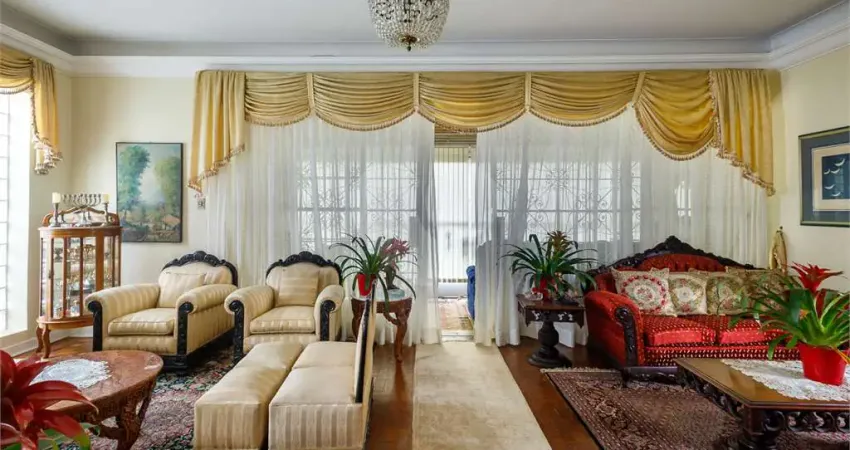 Casa com 5 quartos à venda na Rua Itaquera, --, Pacaembu, São Paulo