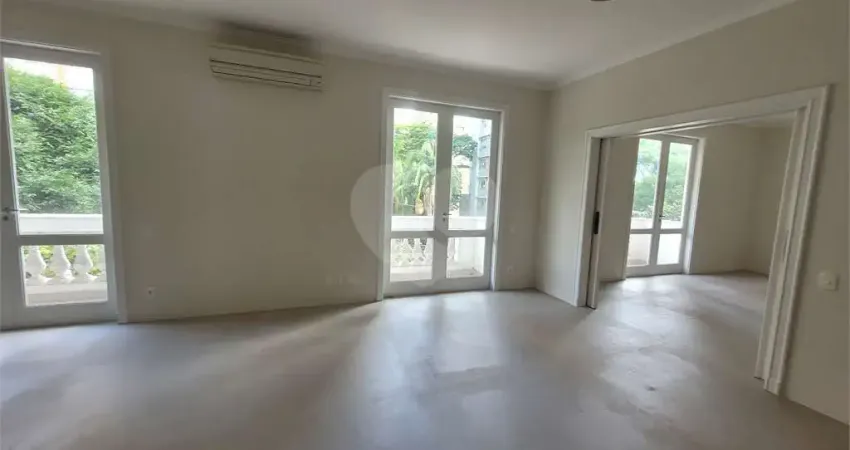 Apartamento em prédio lindemberg próximo ao paulistano , parte plana do jardim américa  com 240m2