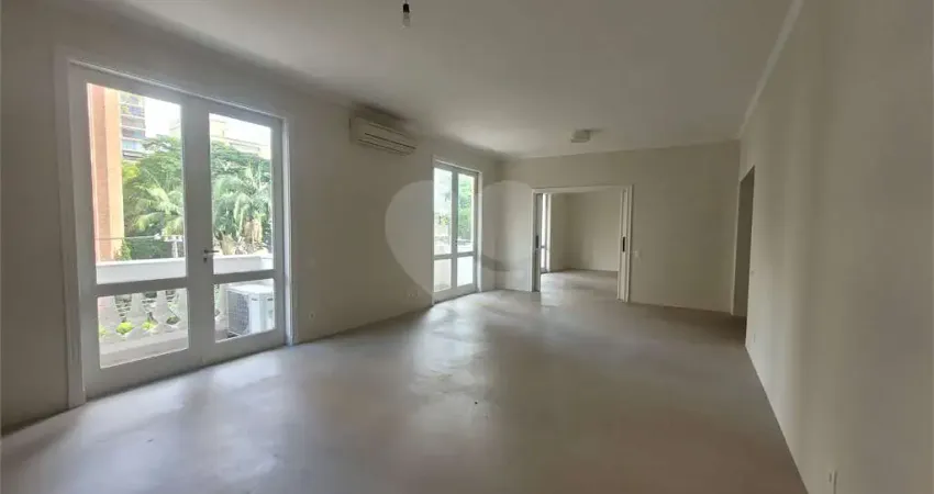 Apartamento em prédio lindemberg com 240m2 , próximo ao paulistano