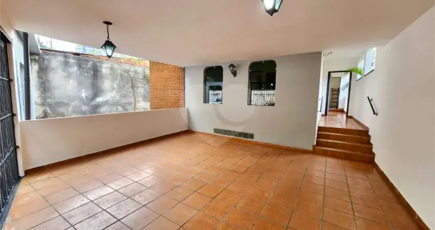 Casa tipo para venda em chácara inglesa com 3 quartos, sendo 1 suíte, 300m²
