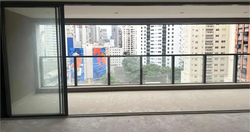 Apartamento com 154 m² na vila nova conceição com 3 suítes, sala com terraço gourmet com churrasqueira, 2 vagas, e depósito na garagem.