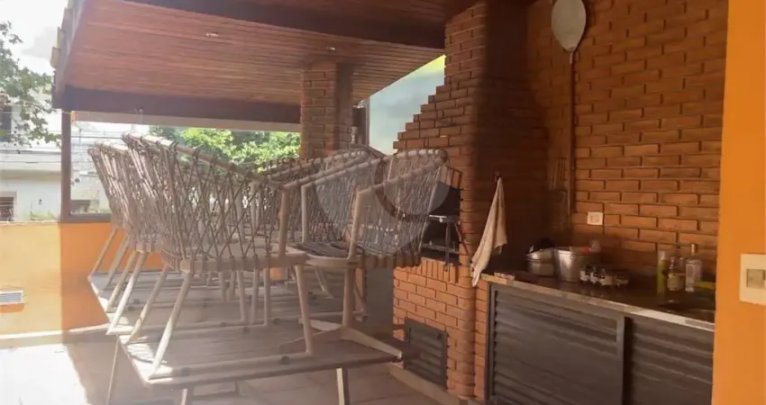 Casa ampla de 180 m² no planalto paulista – 3 quartos, suíte, 2 vagas e quintal espaçoso