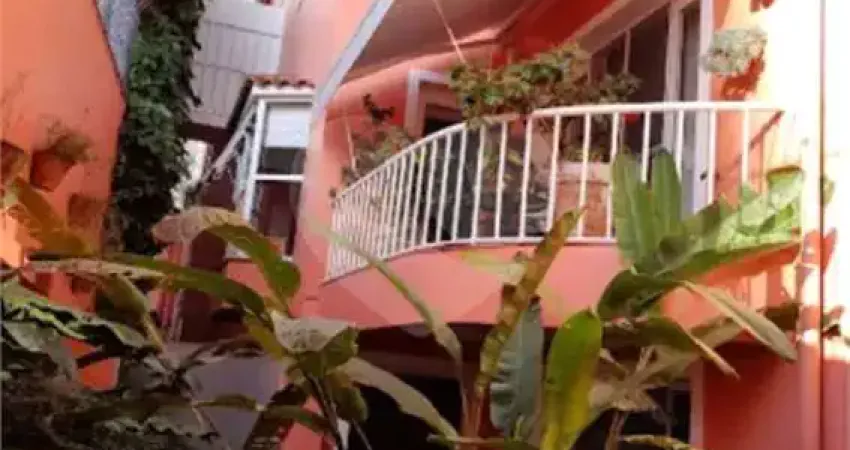 Casa de vila à venda no paraíso com 3 dormitórios e área externa