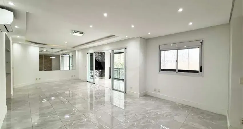 Apartamento com 3 quartos para alugar em Moema, São Paulo