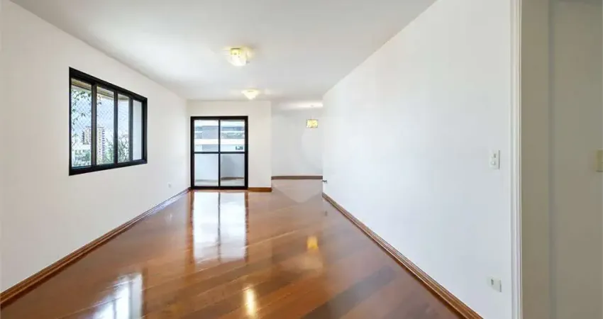 Apartamento com 4 quartos para alugar em Moema, São Paulo