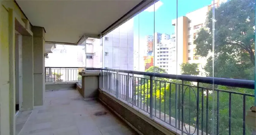 Apartamento com 4 quartos para alugar em Moema, São Paulo