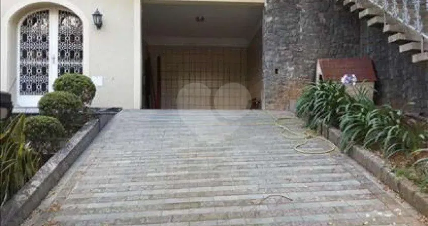 Casa com 5 quartos para alugar na Vila Mariana, São Paulo