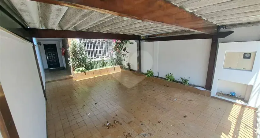 Casa com 4 quartos para alugar em Moema, São Paulo