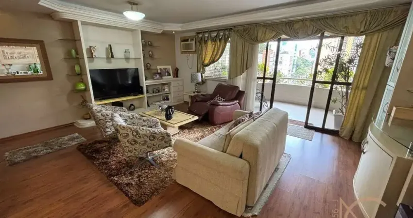 Apartamento  à Venda em Joinville-SC, Bairro Atiradores: 3 Suítes, 2 Salas, 5 Banheiros, 3 Vagas, 196m².