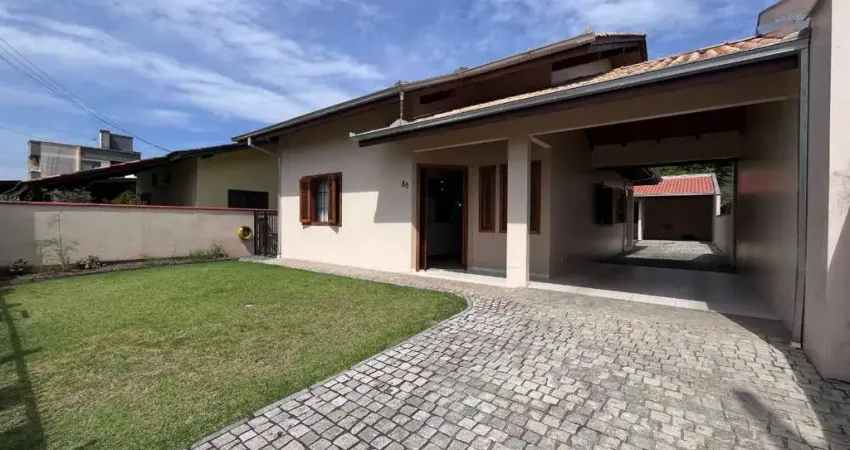 Casa com 3 quartos à venda no Espinheiros, Joinville
