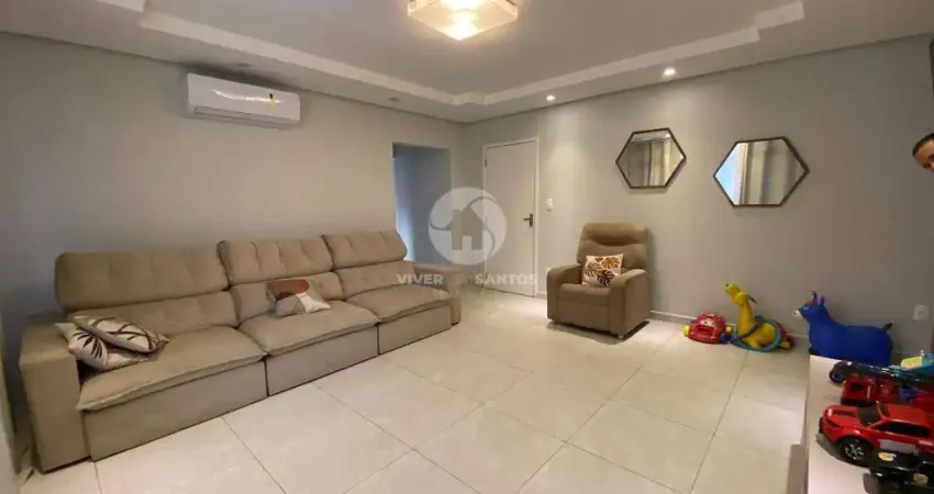 Lindo apartamento reformado de 3 dormitórios com duas suítes a 10 minutos da praia.