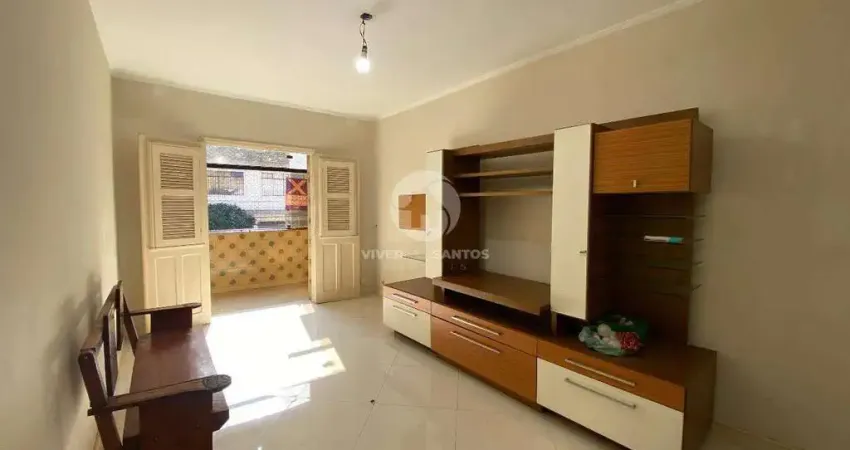 Apartamento Espaçoso na Ponta da Praia – 2 Dormitórios, Duas Salas e Varanda