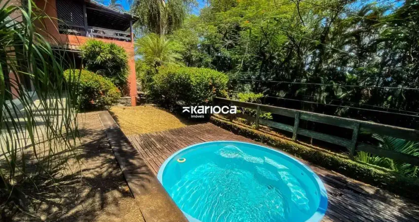 Excelente casa com 4Qts em condomínio fechado no Itanhangá