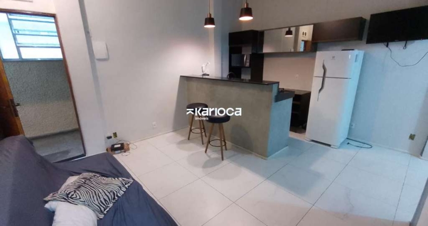 Ótimo apartamento de 1 Quarto e Sala à venda com excelente localização na Rua Gustavo Sampaio no bairro do Leme.