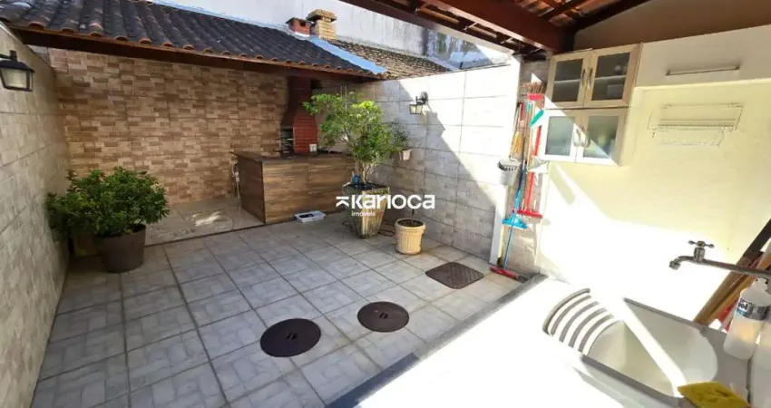 Casa geminada com inacreditável aproveitamento de espaço!