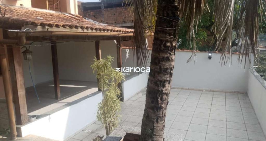 Casa Triplex 3 quartos á venda na Estrada do Pau da Fome  Taquara, Rio de Janeiro