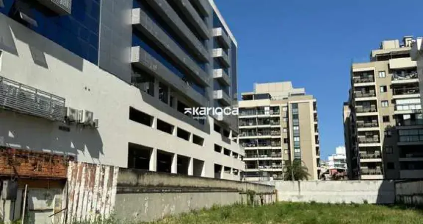 Terreno plano com 1540m² em rua principal e privilegiada da freguesia em jacarepaguá.