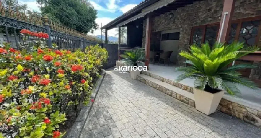 Excelente casa linear com 3 quartos, quintal, piscina e churrasqueira condomínio bairro da graça na taquara