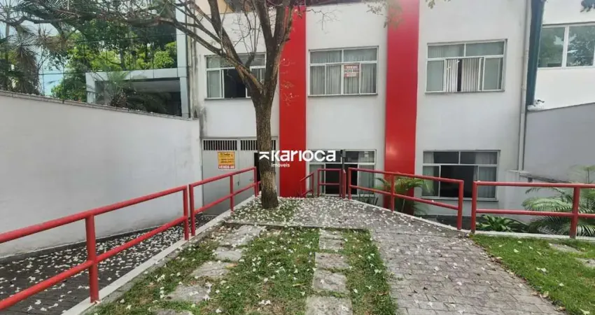 Prédio comercial super bem localizado e com estrutura para filmagem e gravações ideal para empresas.