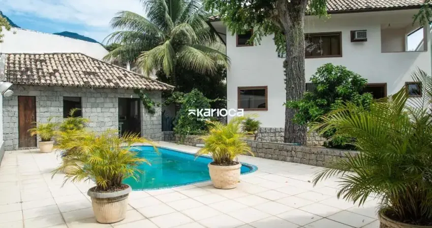 Anil condomínio pedras douradas casa duplex com 5 quartos 3 suítes 3 vagas espetacular lazer.