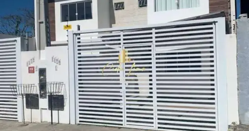 Sobrado a venda alto padrão, 2 quartos com suíte, no norte da ilha.