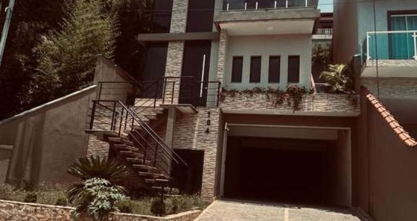 Excelente casa no condomínio Nova Paulista Jandira 3 suítes Piscina