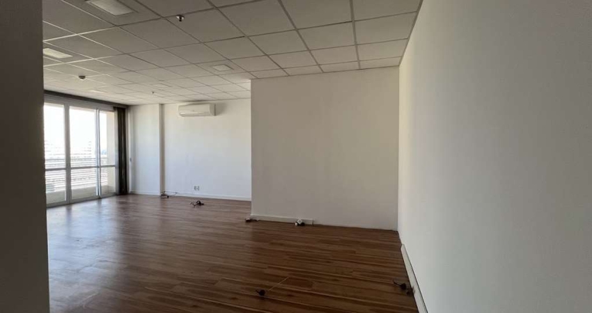 Sala comercial na Alameda Rio Negro 50m² com 2 vagas de garagem