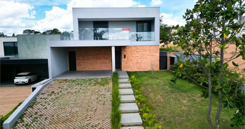 Casa à venda ou para alugar com 3 quartos, sendo 3 suítes,  em Condomínio Villas do Golf, Itu - SP