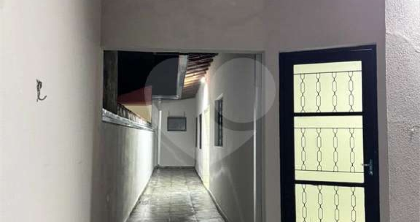 Casa com 2 quartos à venda em Jardim Santa Cruz - SP