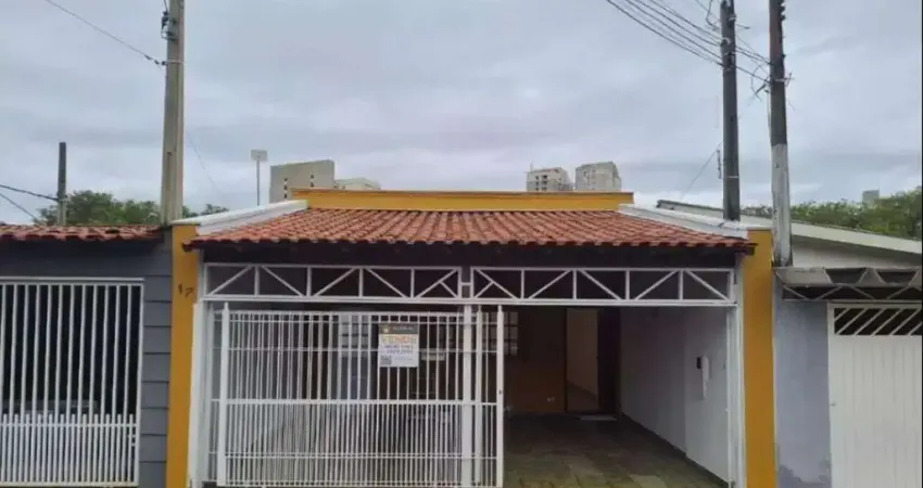 Casa à venda com 2 quartos, sendo 1 suíte, em Vila Leis, Itu - SP