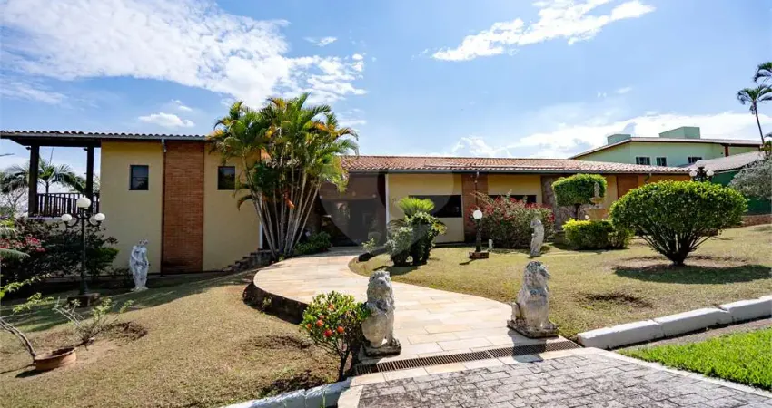 Casa  à venda ou para alugar com 8 quartos, sendo 8 suítes,  no condomínio Piccolo Paese, Salto - SP